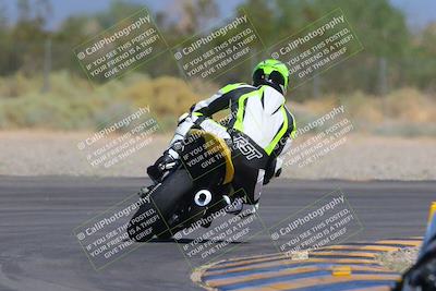media/Sep-25-2023-Moto Forza (Mon) [[81ffa65e0a]]/B-C Group/Session 4 (Turn 2 Backside)/